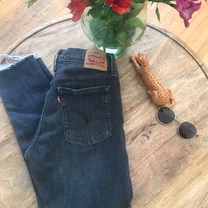 Levi’s wedgie skinny jeans size 28